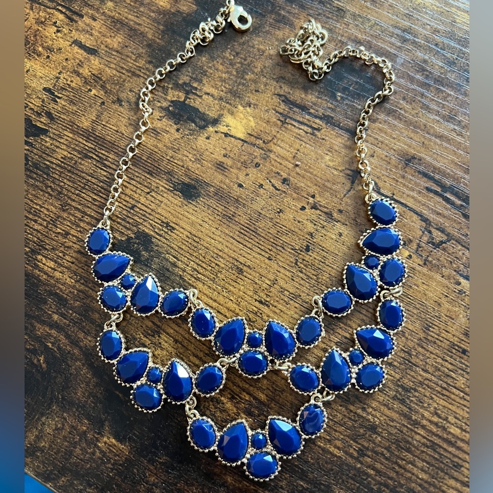 Elegant Blue Statement Necklace